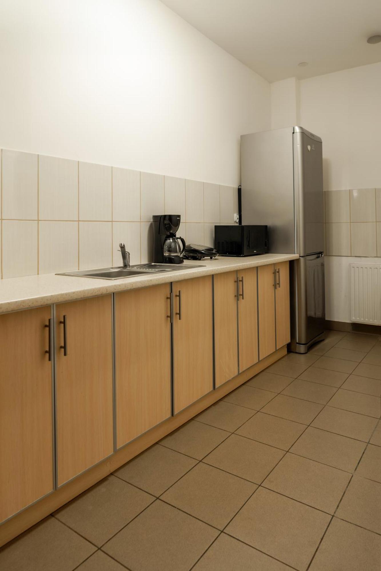 Centrum Edukacyjno-Rozwojowe Wroclaw Pawlowice - Bezplatny Parking Zewnętrze zdjęcie