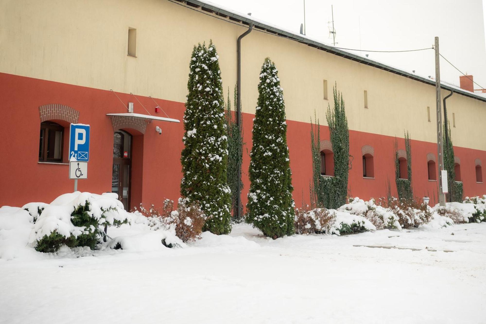 Centrum Edukacyjno-Rozwojowe Wroclaw Pawlowice - Bezplatny Parking Zewnętrze zdjęcie