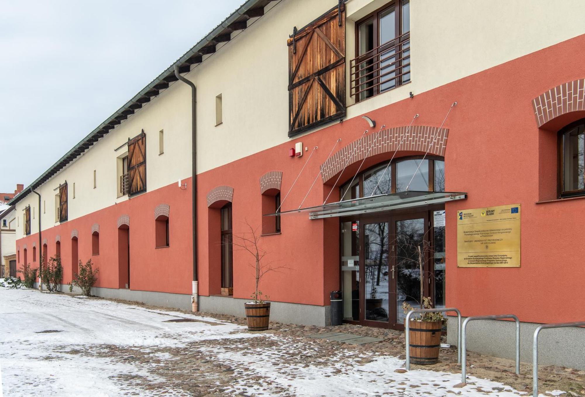 Centrum Edukacyjno-Rozwojowe Wroclaw Pawlowice - Bezplatny Parking Zewnętrze zdjęcie